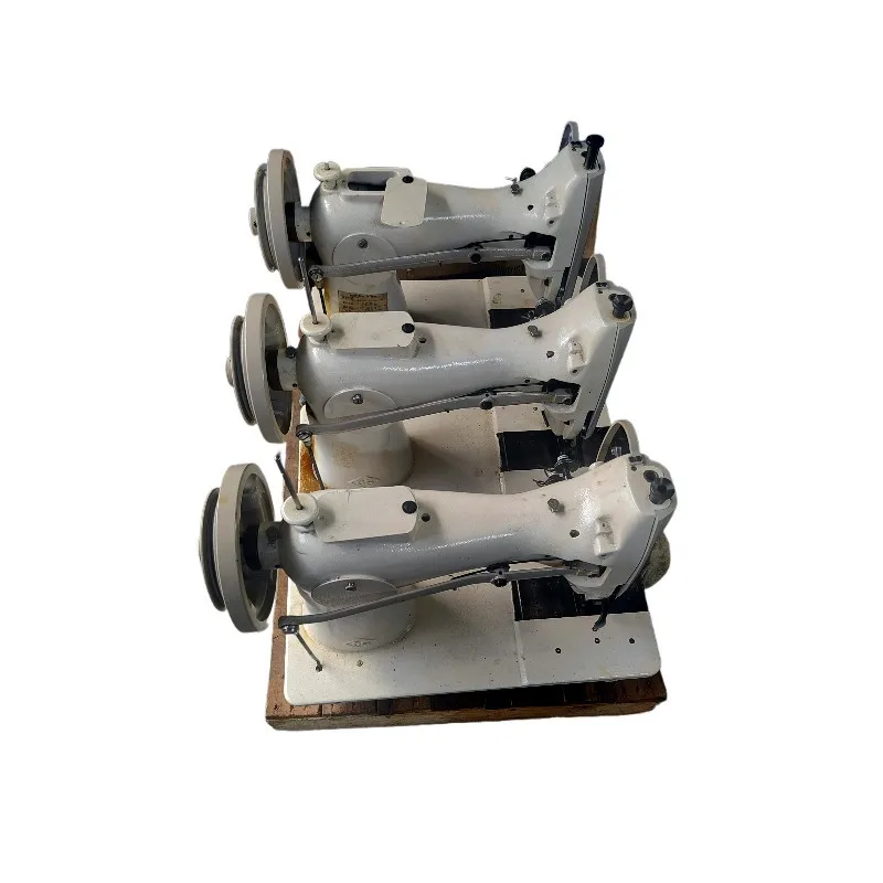 Thick material thick thread sewing machine upper and lower compound feeding outsole shuttle