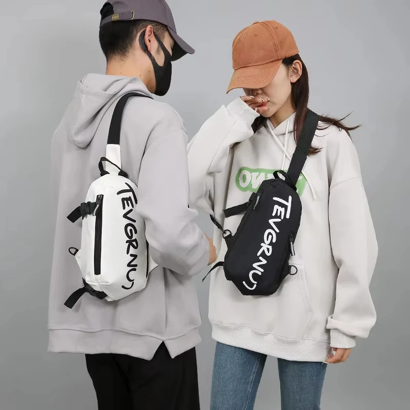 Рисунок 4 - Мужская черная нагрудная сумка