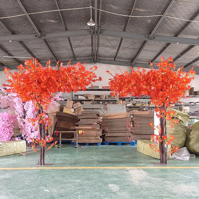 

Large red maple tree landscape landscaping green plant fake tree branches leaves villa hotel outdoor wedding decoration big tree