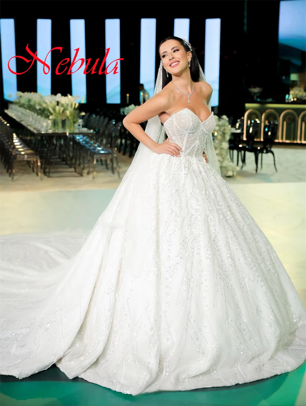 

Customized White Organza Wedding Dress Temperament Strapless Appliques Bridal Gowns Chapel Train Open Back Vestido De Novia