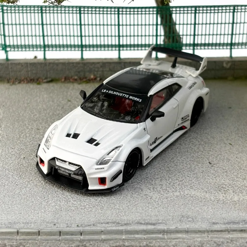 سم 1/64 نيسان GTR R35 35GT-RR LB لعبة معدنيّة سيارة دييكاست نموذج معدني الهدايا