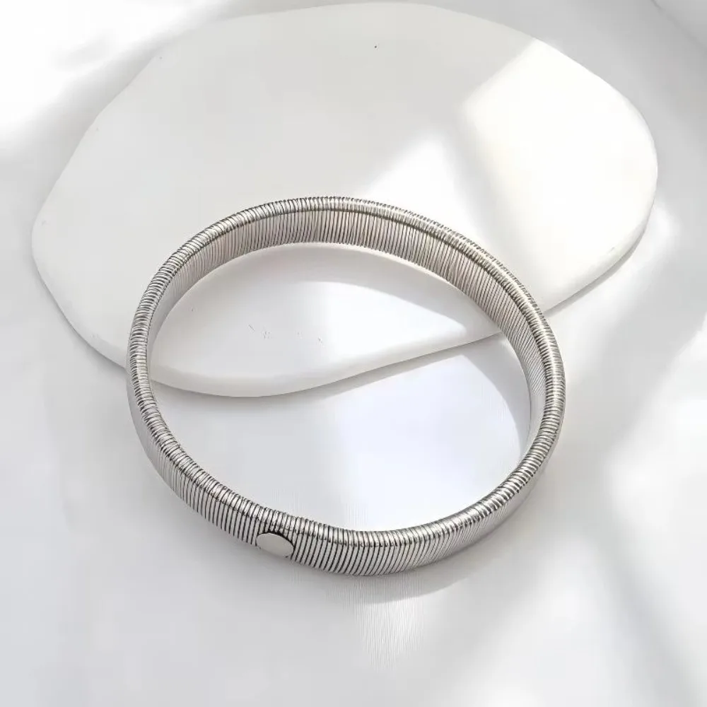 New Metal Shirt Sleeve Holders Anti-Slip Adjustable Elastic Armbands Sleeve Garters Unisex