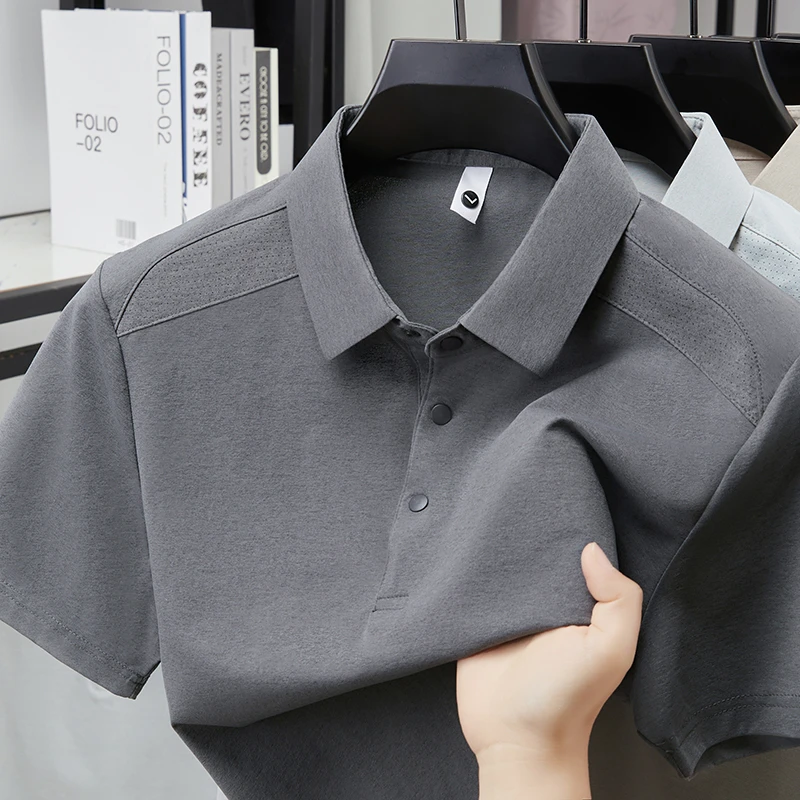 Herren Poloshirt mit Reverskragen, Kurzarm, Weicher Knitterfreier Stoff, Perforierte Schultern, Lässiges Business-Alltags-Sommeroutfit – Detail 6