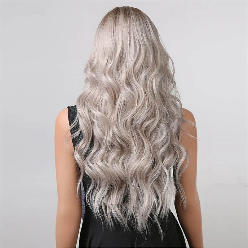 

The 26-Inch Synthetic Wig With Wavy Curly Hair And A Fashionable Medium Gradient Color Is Suitable For Women'S Daily Party Use