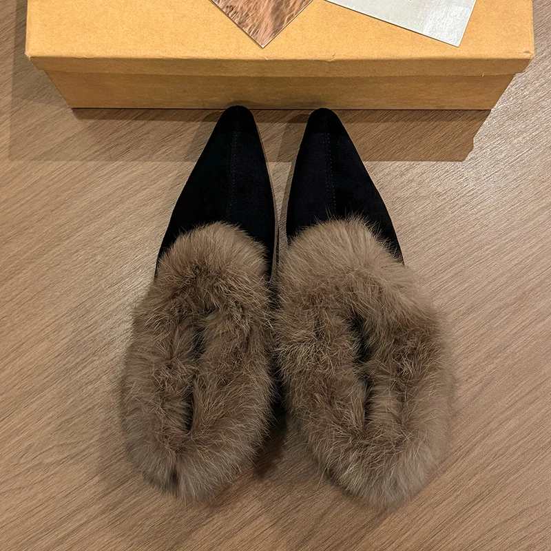 

Женские туфли с меховым мехом кофейного цвета на массивном каблуке с острым носком в стиле ретро, новинка 2026, стильные туфли на плоской подошве на флисовой подкладке