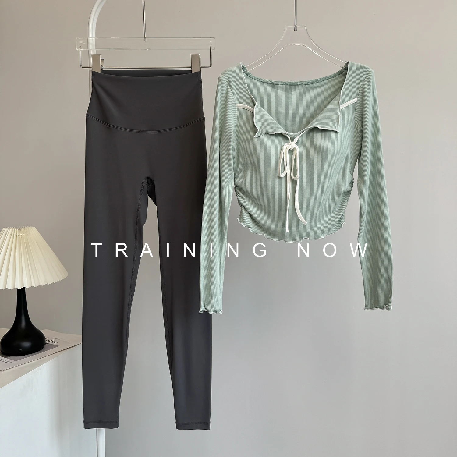 

Beautiful yoga clothing suit for women 2025 new high-end Pilates slimming long-sleeved top fitness clothing