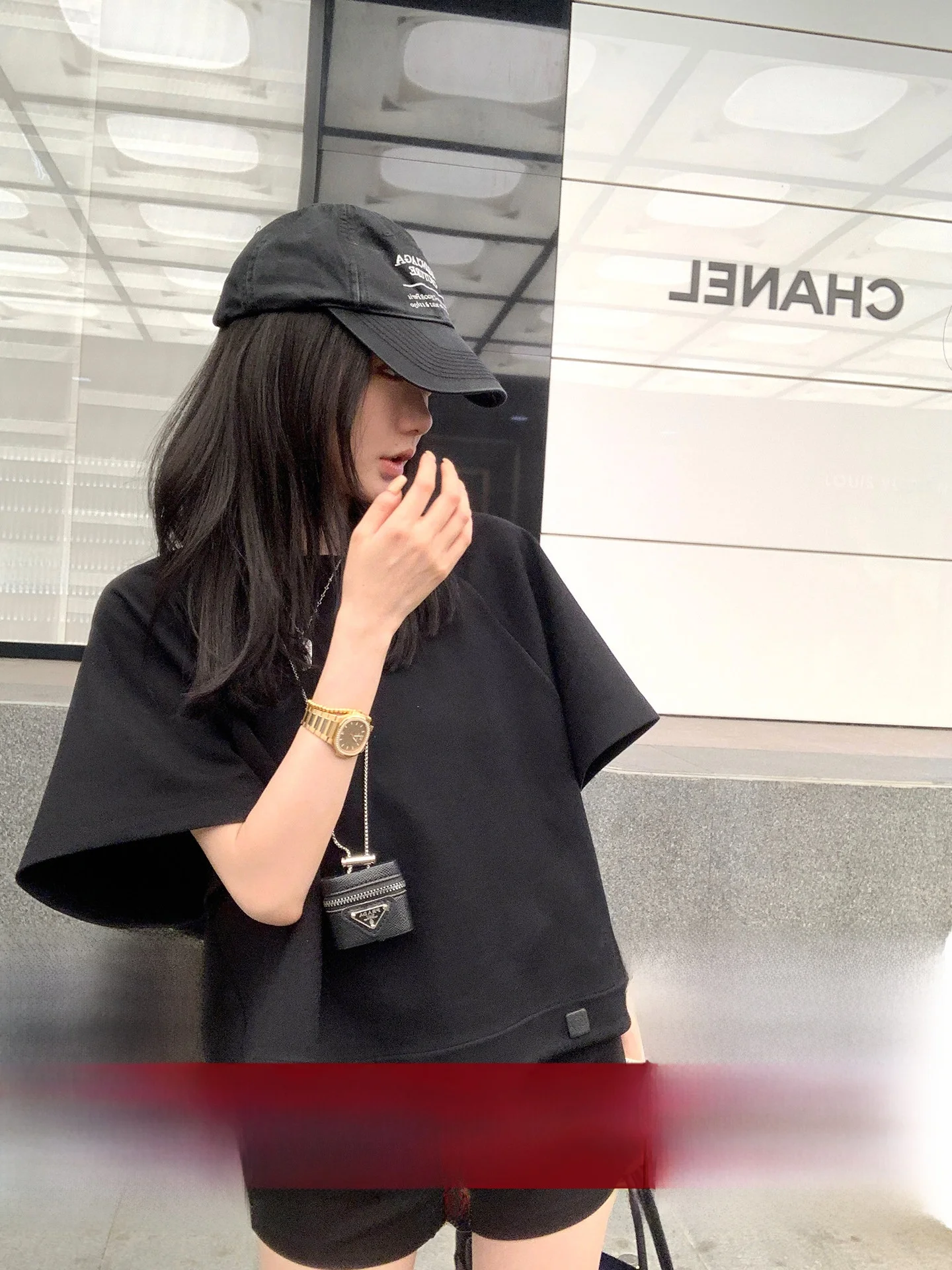 

Loose Fit ort Sve T-irt Women Summer New Sle Leather Tag Decorated Batwing Sve round Ne Slimming Top