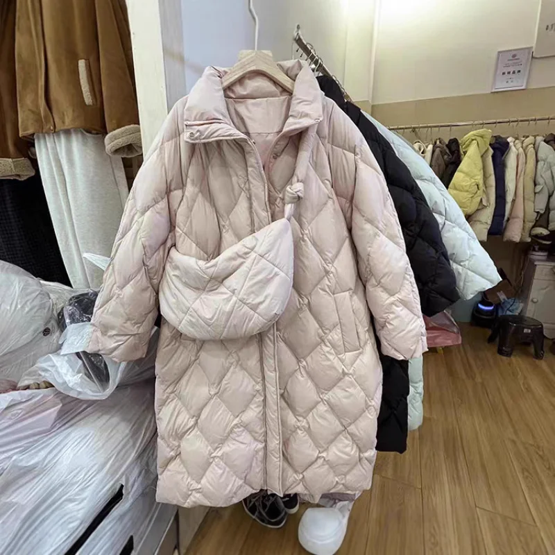 Doudoune longue pour femme, coupe ample avec sac, longueur aux genoux, épaisse et chaude, manteau à col montant, nouveau Style d'hiver 2025