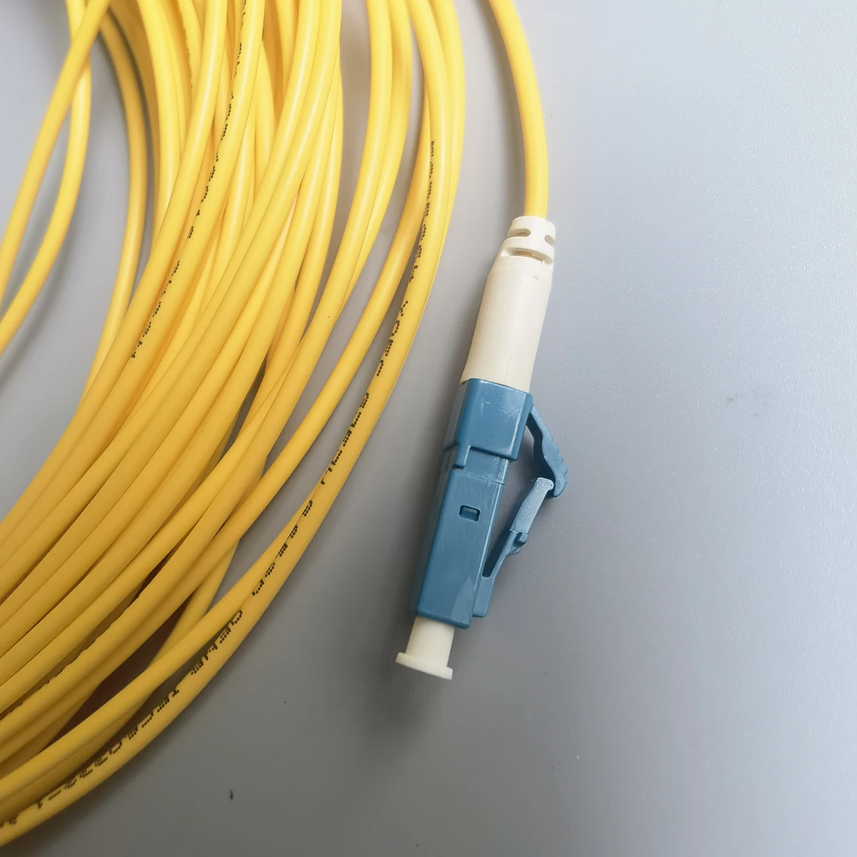 Fiber Optic Extension Cable FTTH 2.0mm E2000/APC-LC/PC 2M/3M/20M Single Mode G652D Fibra Optica Patch Cord Cable Fibra Optica