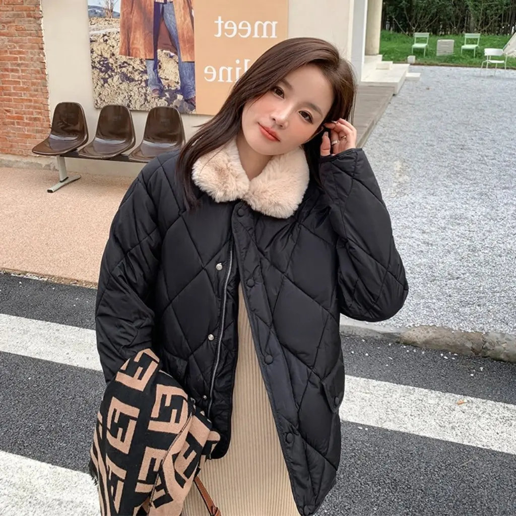 

Women's Lightweight Quilted Cotton-Padded Jacket with Spliced Lambskin Collar Chic Casual Warm Outerwear for Autumn Winter