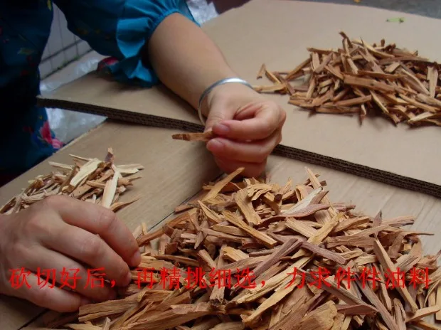 

50g/bag Sandalwood Original Pure Natural Agreeable Aromatic Smell Manual Cutting