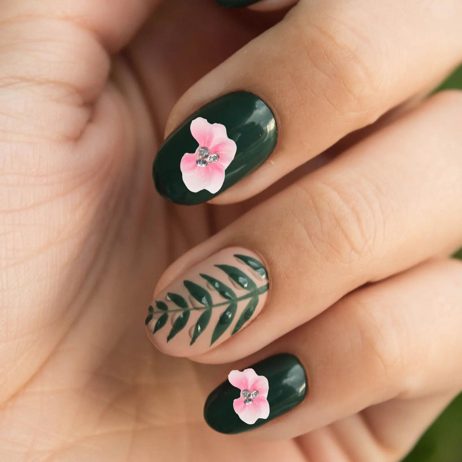 

10pcs Pearl Nail Accessories Resin Material Durable Practical Nail Decor Manicure Tools Stickers Gems Decorative Effect