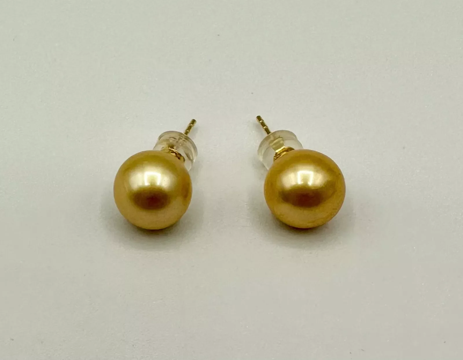 

Beautiful pair of AAAA 9-10mm South Sea Gold Pearl Earrings 18K/AU750 8-9mm 10-11mm