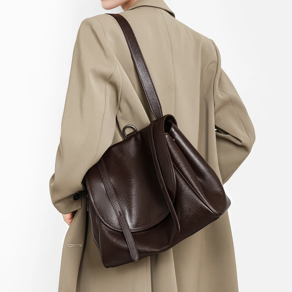 

First-Layer Vegetable-Tanned Leather Backpack, Single Shoulder Crossbody Dual-Use Bag, Large-Capacity Commuter Bag, Soft Bag, Travel Messenger Bag