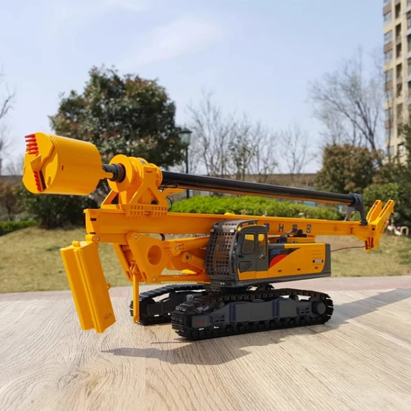 1:35 Scale XCMG XR220 Rotary Drilling Rig Ground Vehicle Diecast Alloy Construction Machinery Model Display Collection Souvenir