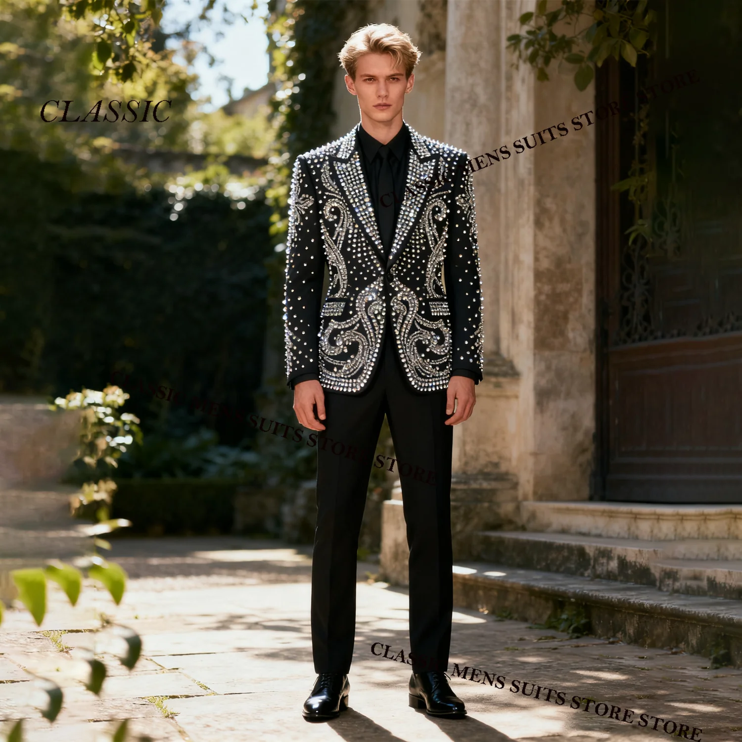 

Стиль пальто, мужской костюм, комплект из 2 предметов, мужские пиджаки для жениха, роскошные стразы, бисер, остроконечные лацканы, Ropa hombre, свадебные смокинги по индивидуальному заказу