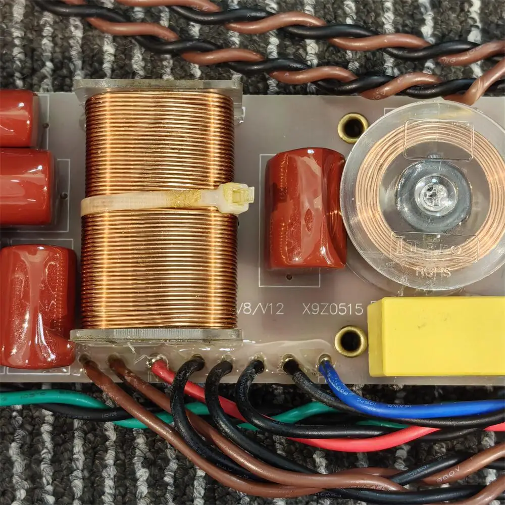 1 Stück 10-Zoll-Lautsprecher V8 Modell Crossover für professionelles Lautsprecher-Line-Array-System