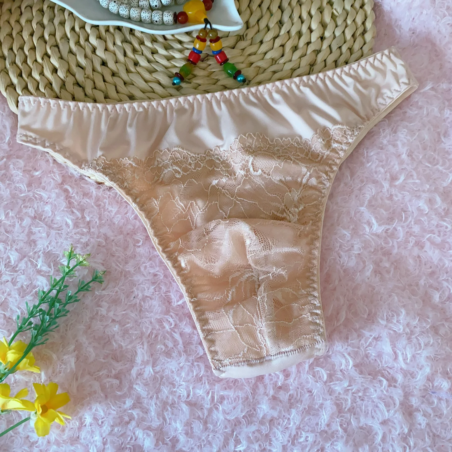 Man's Lace Bowtie Thong Convex Pouch Briefs Sissy Pink Low Waist G-string Underpants DJ Club Bar BF Gift LGBQ Panties