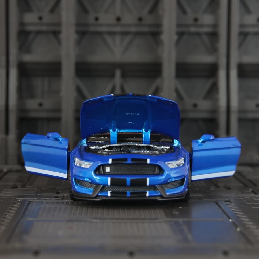 1:32 Ford Shelby GT350 Legierungsautomodell-Ornament-Sammlung, Türen und Motorhaube, Kofferraum kann geöffnet werden