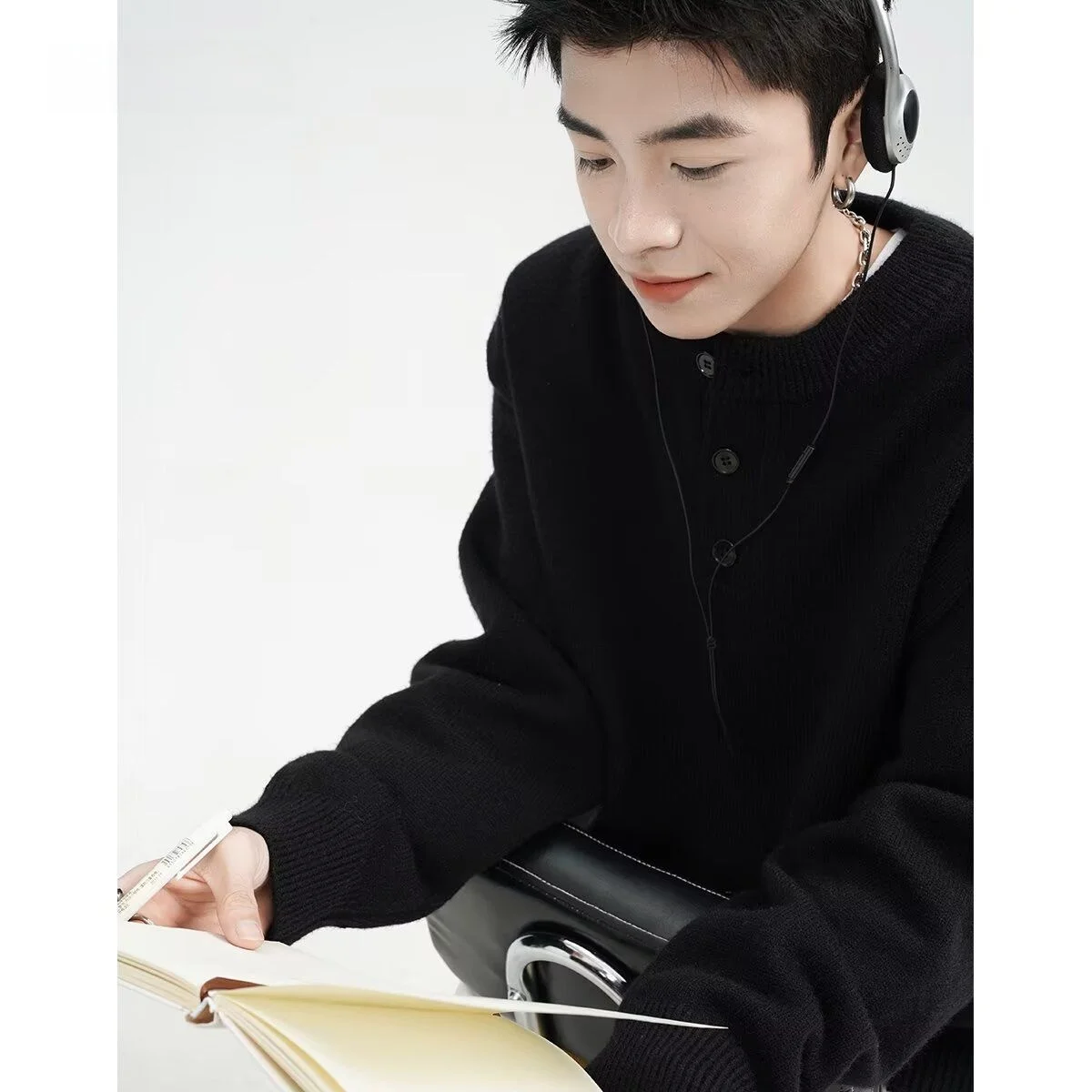 

Осень-зима, мужской вязаный свитер с v-образным вырезом, кардиган, повседневное цветное пальто ленивого цвета, свободный крой в американском стиле ретро, мягкий полиэстер