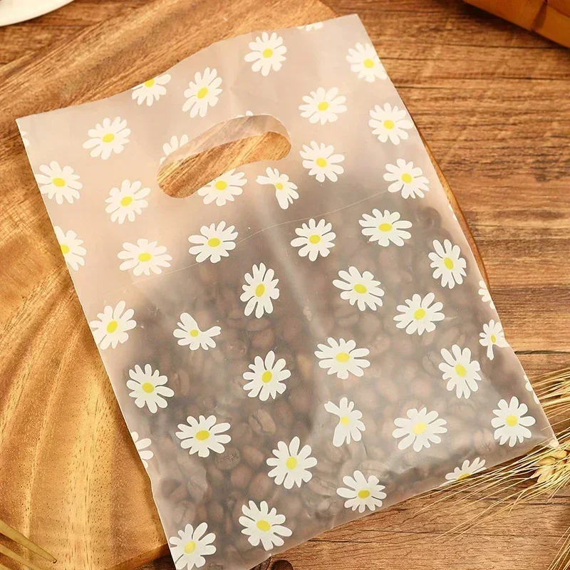 50/100 Stück Kunststoff-Geschenktüten im Gänseblümchen-Stil mit Griff, Einkaufstasche, Tragetaschen, perfekt für Muttertag, Hochzeit, Geburtstag, Feiertage – Detail 2