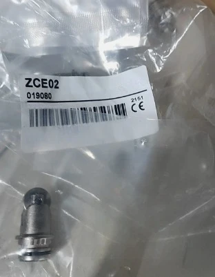Brand New ZCE02 Limit Switch XC Standard, XCKP  1NC+1 NO  Snap Product 2 Days  Fast Delivery