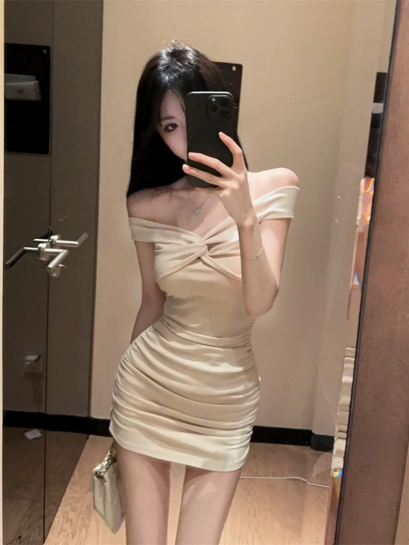 

Сексуальное летнее платье Pure Desire с одним открытым плечом, завязками и облегающей юбкой-оберткой для молодых женщин, идеально для прогулок по городу.