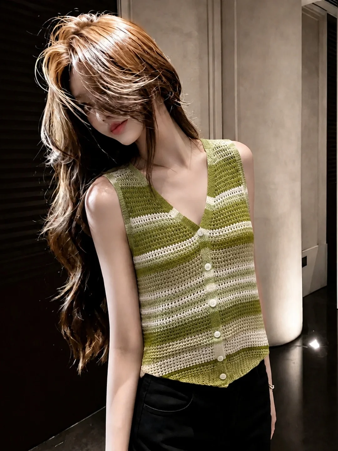 

Korean Style Soft Ice Silk Knitted Vest V-Neck Sleeveless Top Striped Summer Fashion Age-Defying Small Shirt Ladies' Clothing