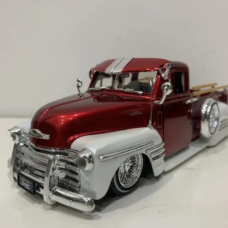 Jada1:24 1951 Chevrolet Pickup High Simulation Diecast Car Metal Alloy Model Car Toys for Children Gift Collection