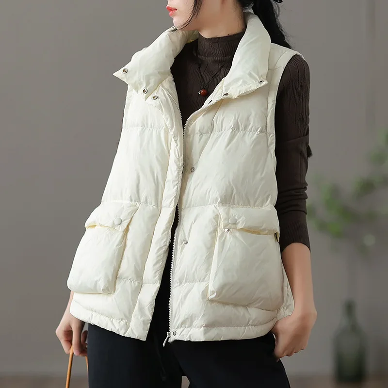 Luxury Autumn Winter Women Down Jacket Sleeveless Cardigan Vest White Duck Down Warm Puffer Jacket Chic Design Zipper Pockets