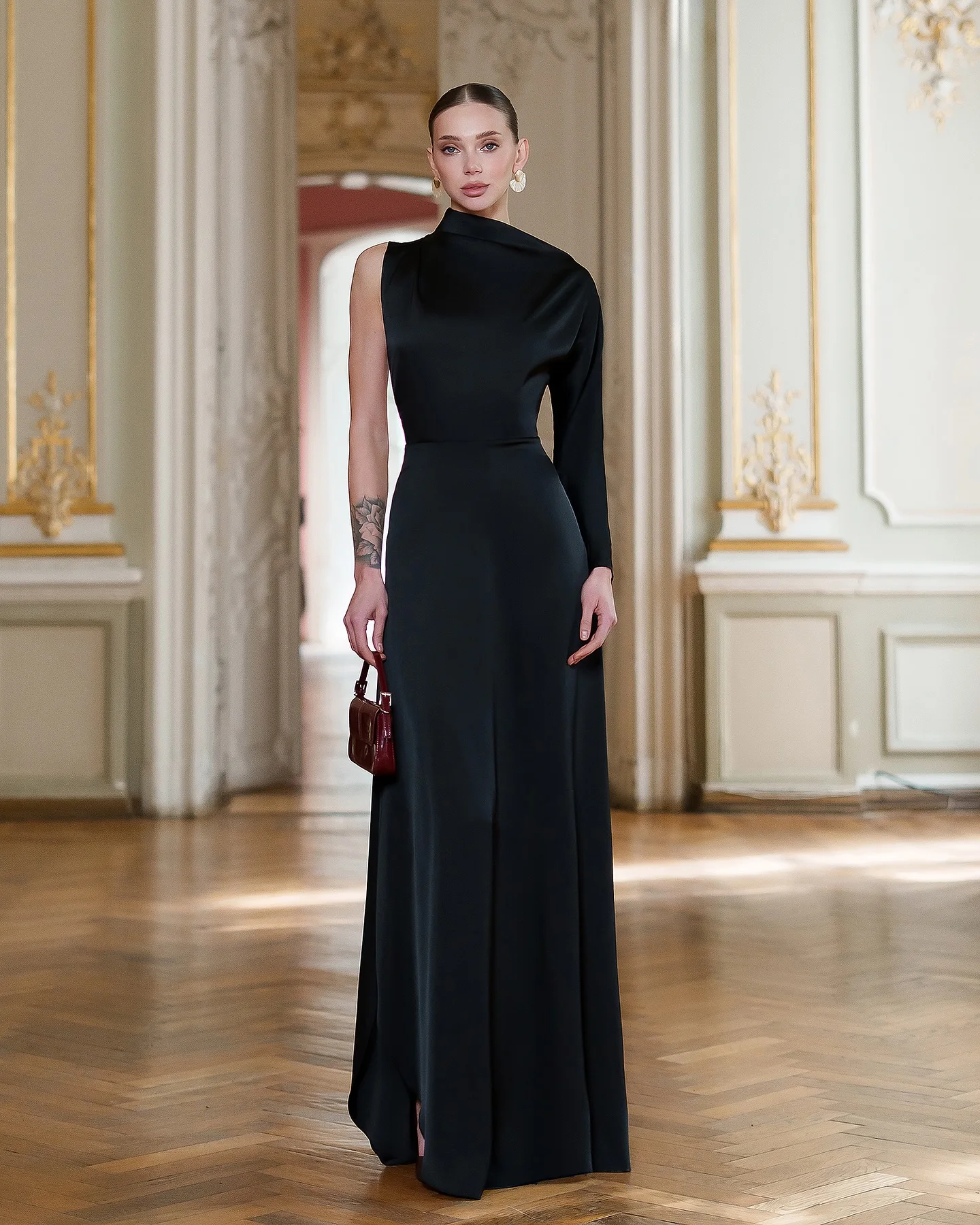 Maßgeschneidertes Abendkleid, exquisites Satin, hoher Kragen, eine Schulter, lange Ärmel, Ballkleider, gerade, bodenlange Partykleider