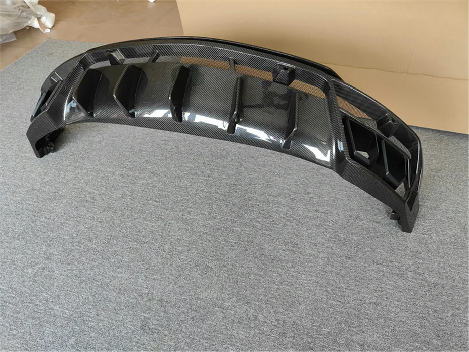 

Suitable for Lamborghini modified carbon fiber rear lip small surrounding front lip side skirt rearview mirror