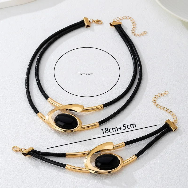 

Luxury Oval Double Layered Bracelet Necklace for Women Gothic Designer Necklace High Quality Collarbone Chain Choker Jewelry Set