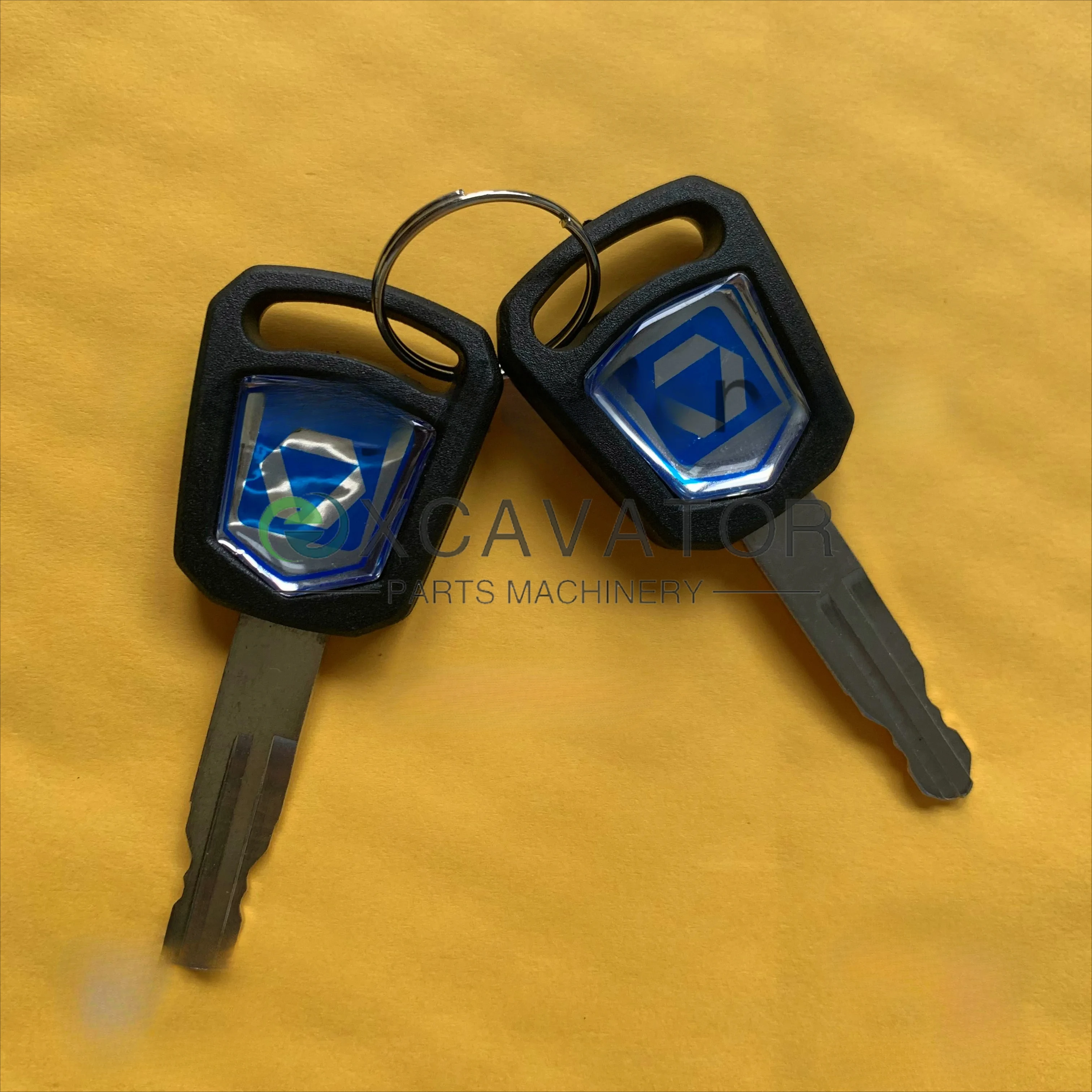 

Ключ для экскаватора XCMG, 2 шт., новый стиль для 75DA 60D 215 200, ключ зажигания, дверной замок