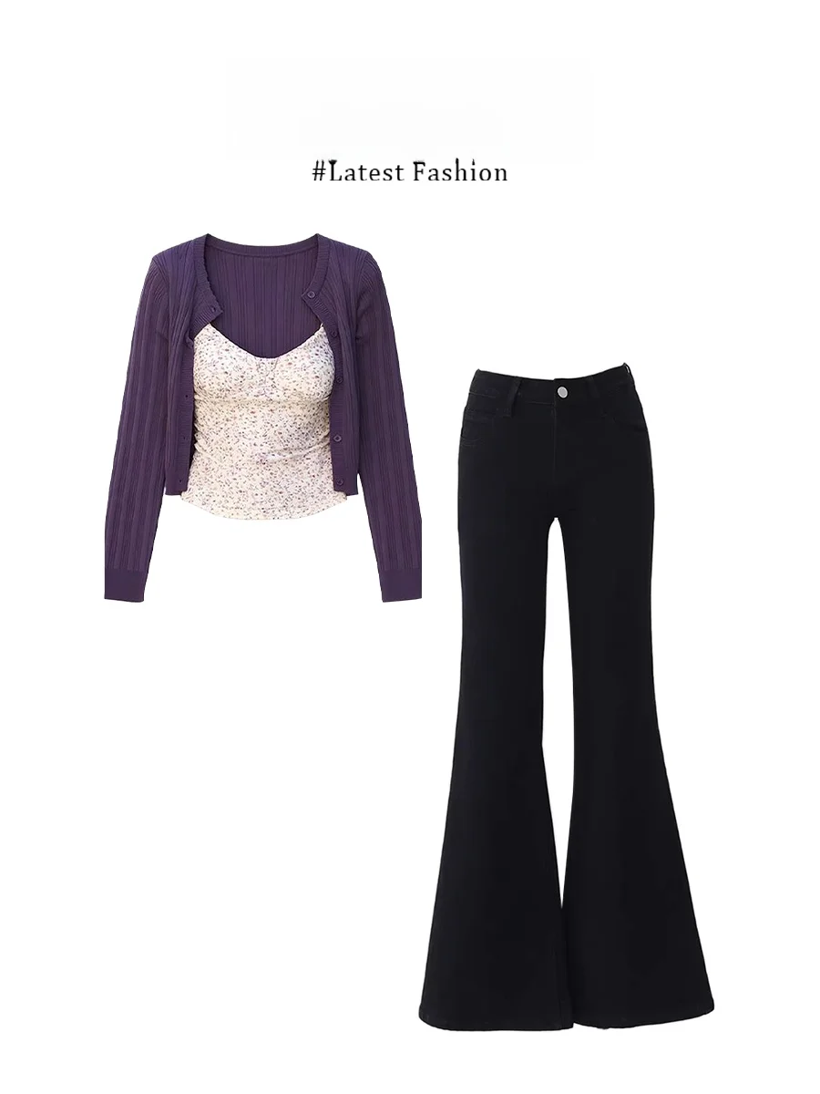 

Комплект Parkyeon: Фиолетовый вязаный кардиган, цветочный топ, джинсы с высокой талией и прямым кроем. Модный женский зимний повседневный комплект.