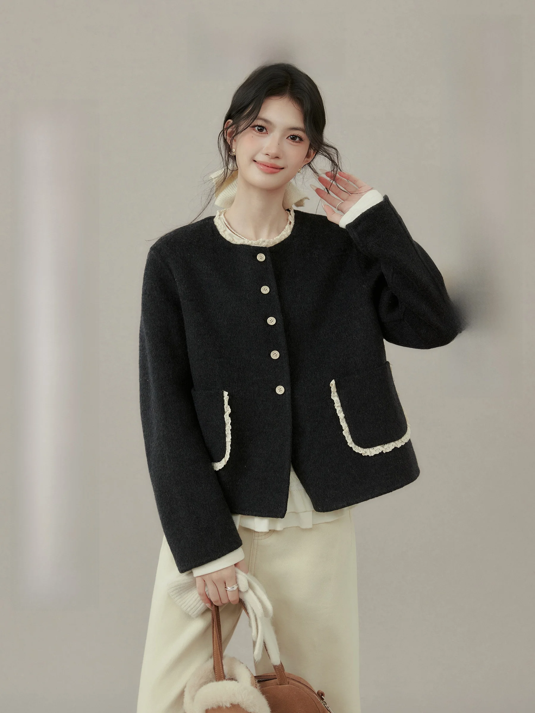 

Двустороннее шерстяное пальто женское свободного кроя Thi Camere Верхняя одежда Winter Faion Ele Sle от Wang Xuan