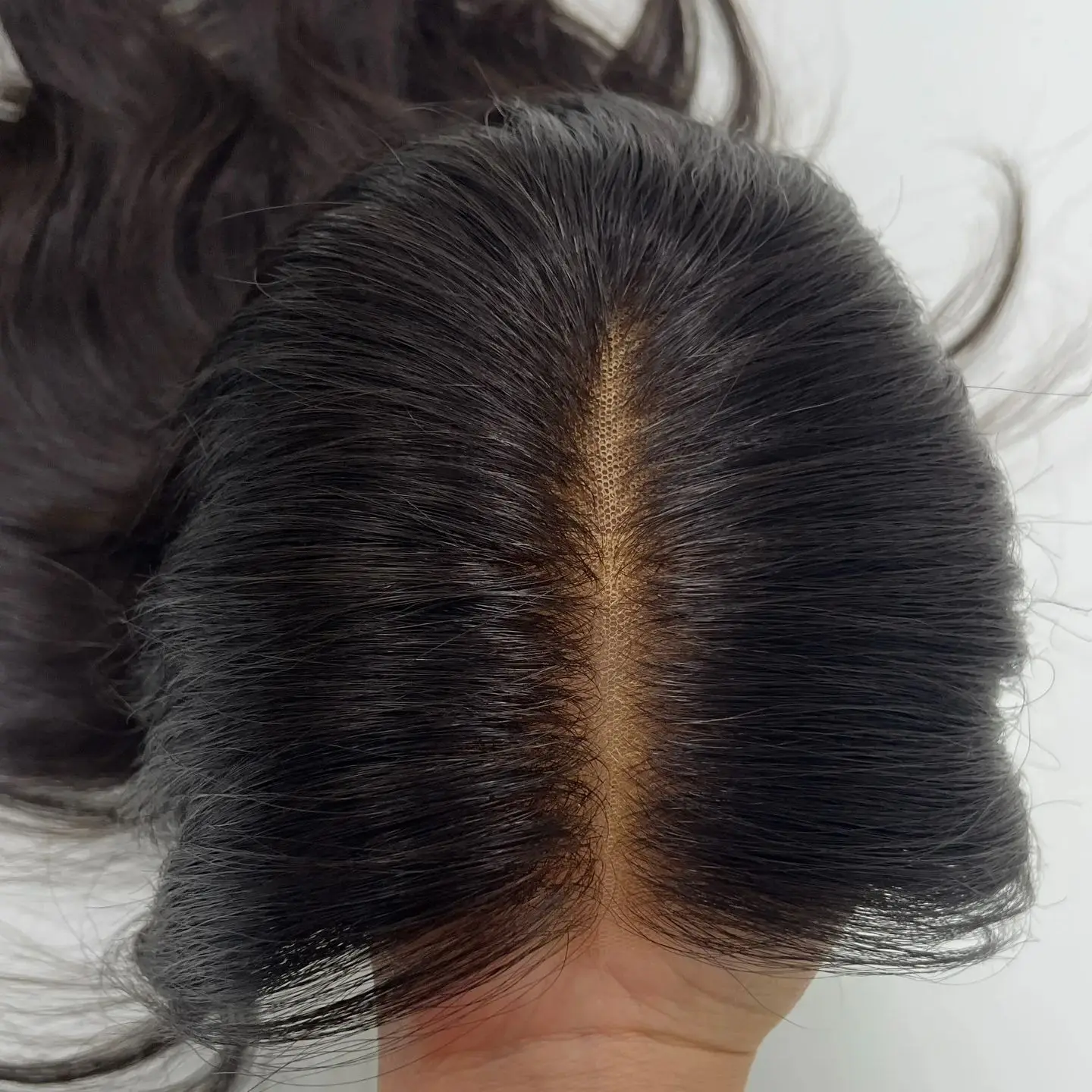 

22-дюймовый темно-коричневый синтетический парик с HD-невидимым кружевным фронталом 13*4, свободные волны, высокое качество, премиум-класс, для повседневной носки, вечеринок и косплея