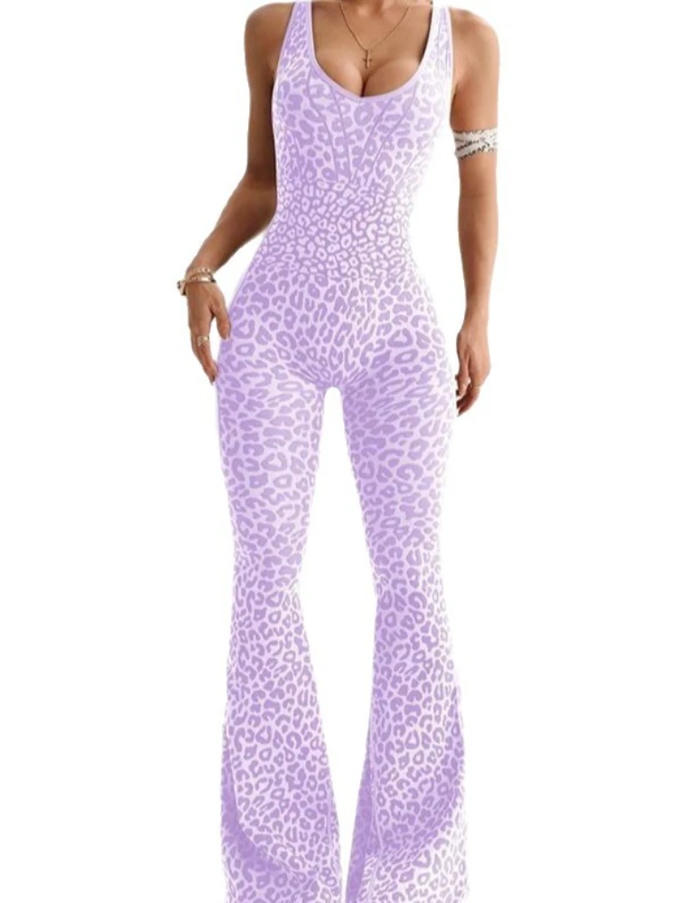レッドフィットネスオーバーオール女性カジュアルセクシーな背中の開いたスポーツヨガジャンプスーツノースリーブヒョウ柄フレアパンツジムボディスーツタイツ