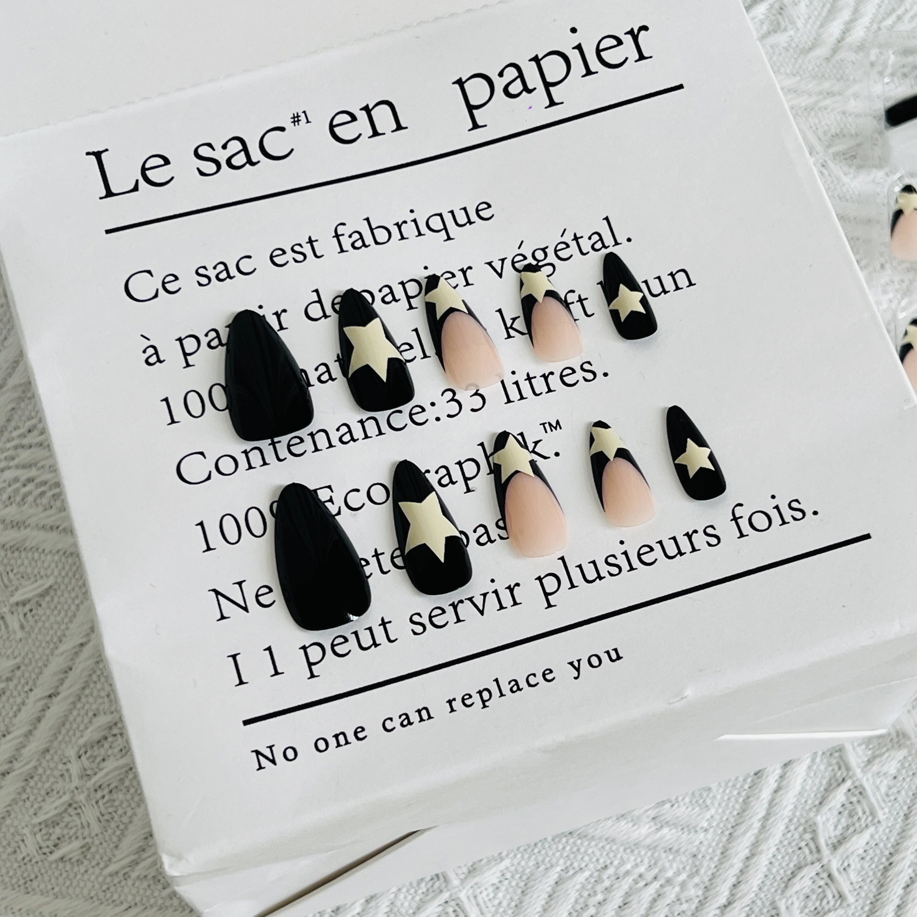 24개 중간 및 긴 스틸레토 프레스온 네일 - 별 디자인이 있는 핑크 및 블랙 컬러 블록 |   풀 세트 탈부착 가능한 인조 손톱