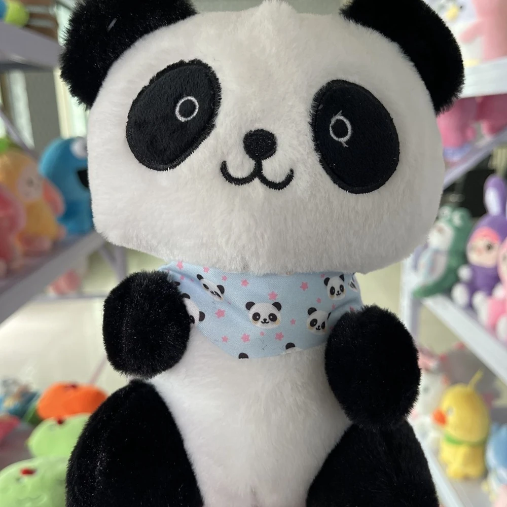 Brinquedo de pelúcia panda fofo para crianças Animal do tesouro nacional, cachecol de cabelo curto, boneca para dar presentes de aniversário, 26cm