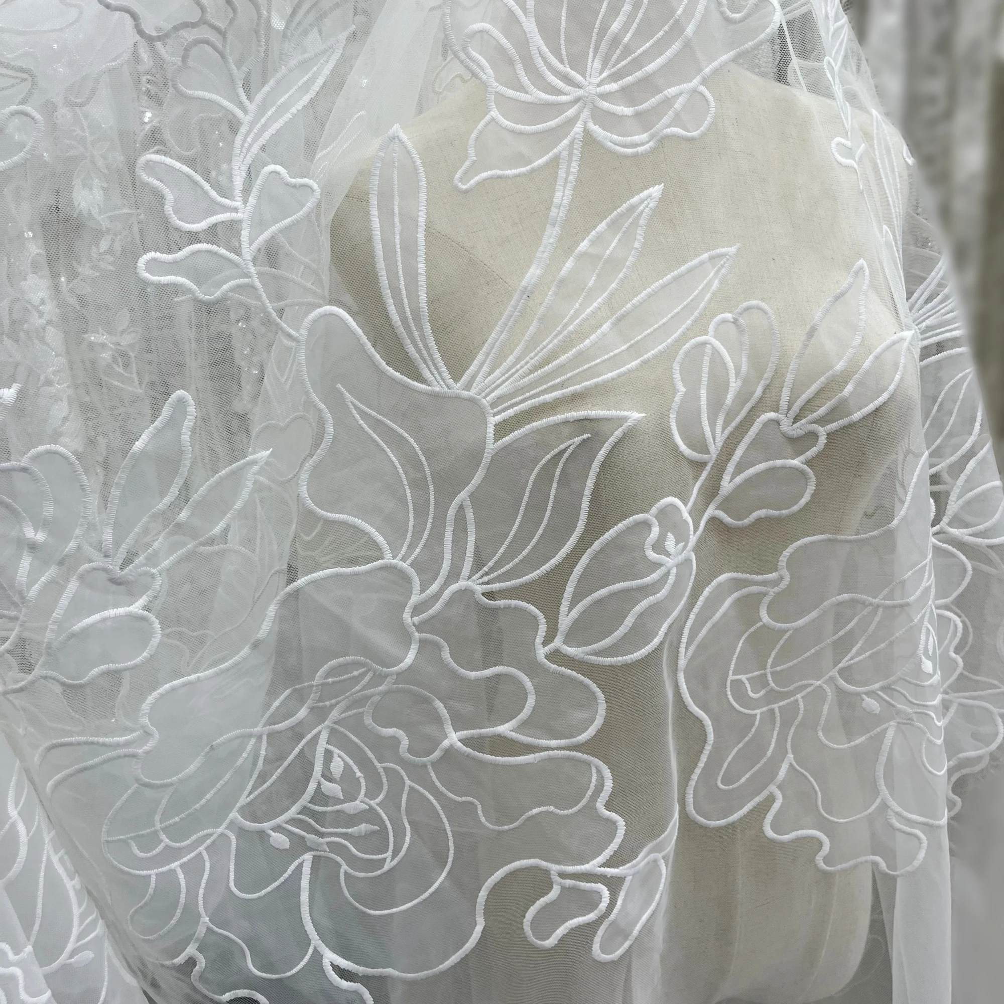 Light And Delicate Appliqué Embroidery Suitable For Wedding Dresses Design Tablecloths Curtains Furniture Decoration