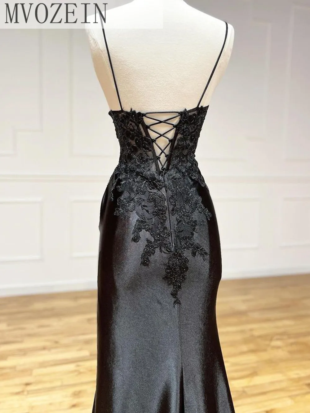 Robe de soirée noire pour femmes, tenue de soirée de standing, bretelles Spaghetti, fente haute