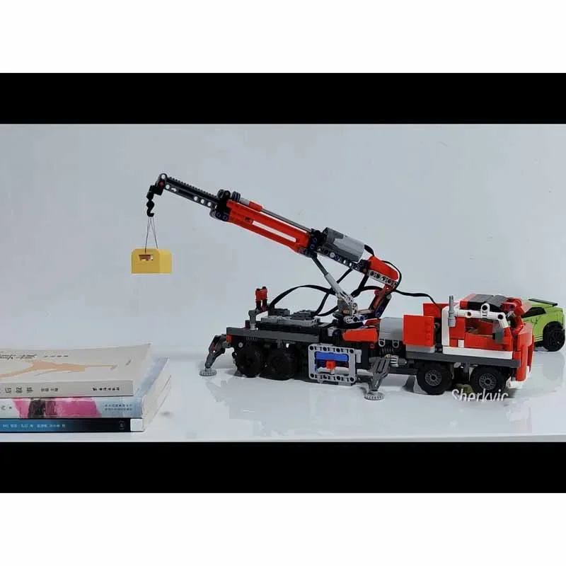 

Building Blocks MOC-200565 European RC Crane Truck Small RC Crane Truck 791PCS Birthday Gift for Kids Boy Christmas Toys Gift