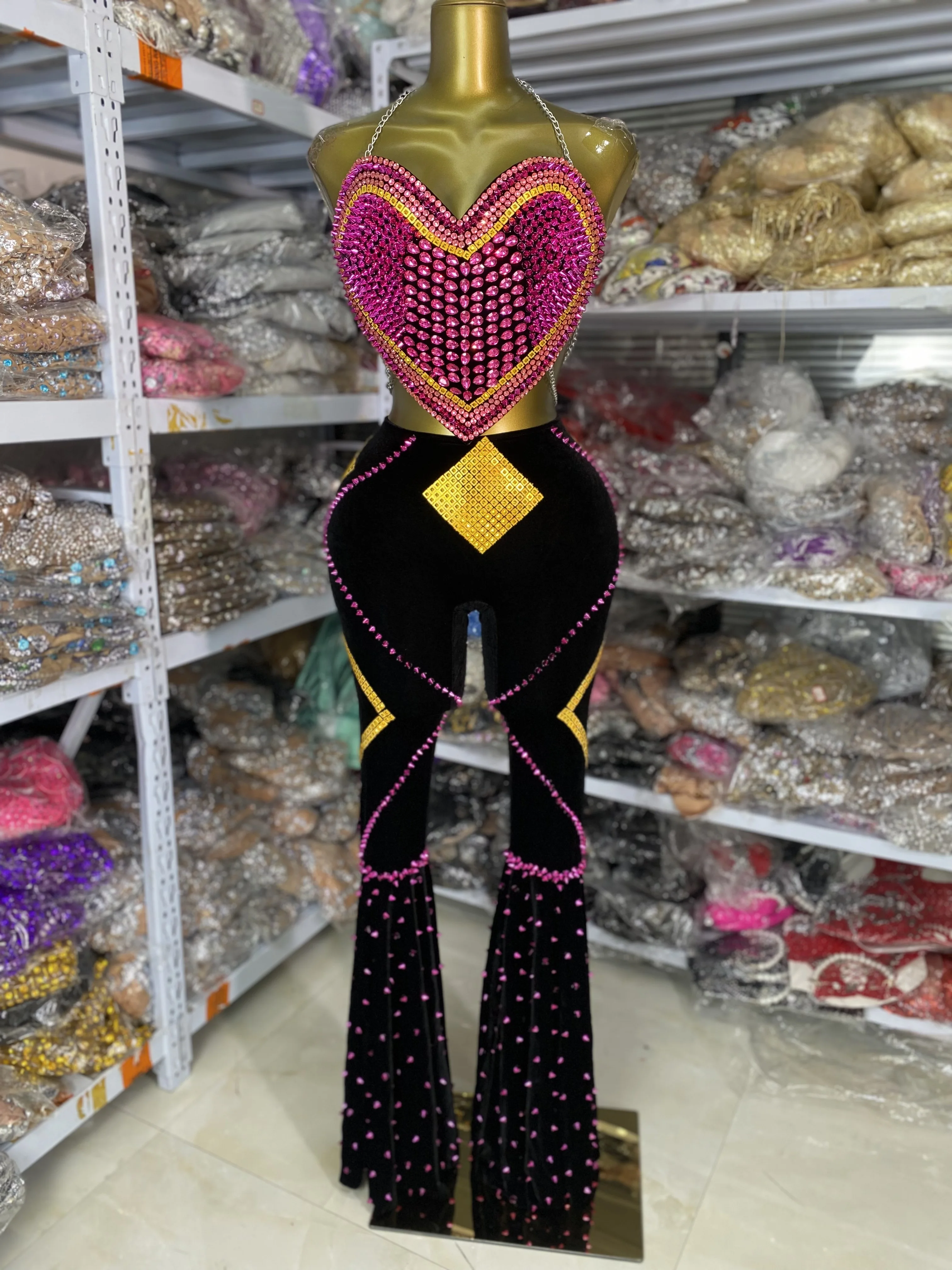 

Luxurious Sexy Studded Rhinestons Heart-shaped Top Flared Pants Two-piece Set Women Birthday Peformance Dance Costume Stage Wear