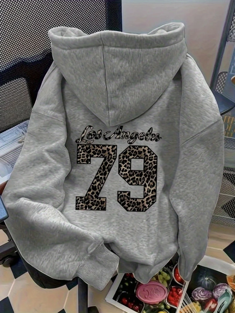 

Women's Oversized Hooded Sweatshirt with Los Angeles Lettering & 79 Number Print - Light Grey Casual Pullover, Loose Fit Hoodie