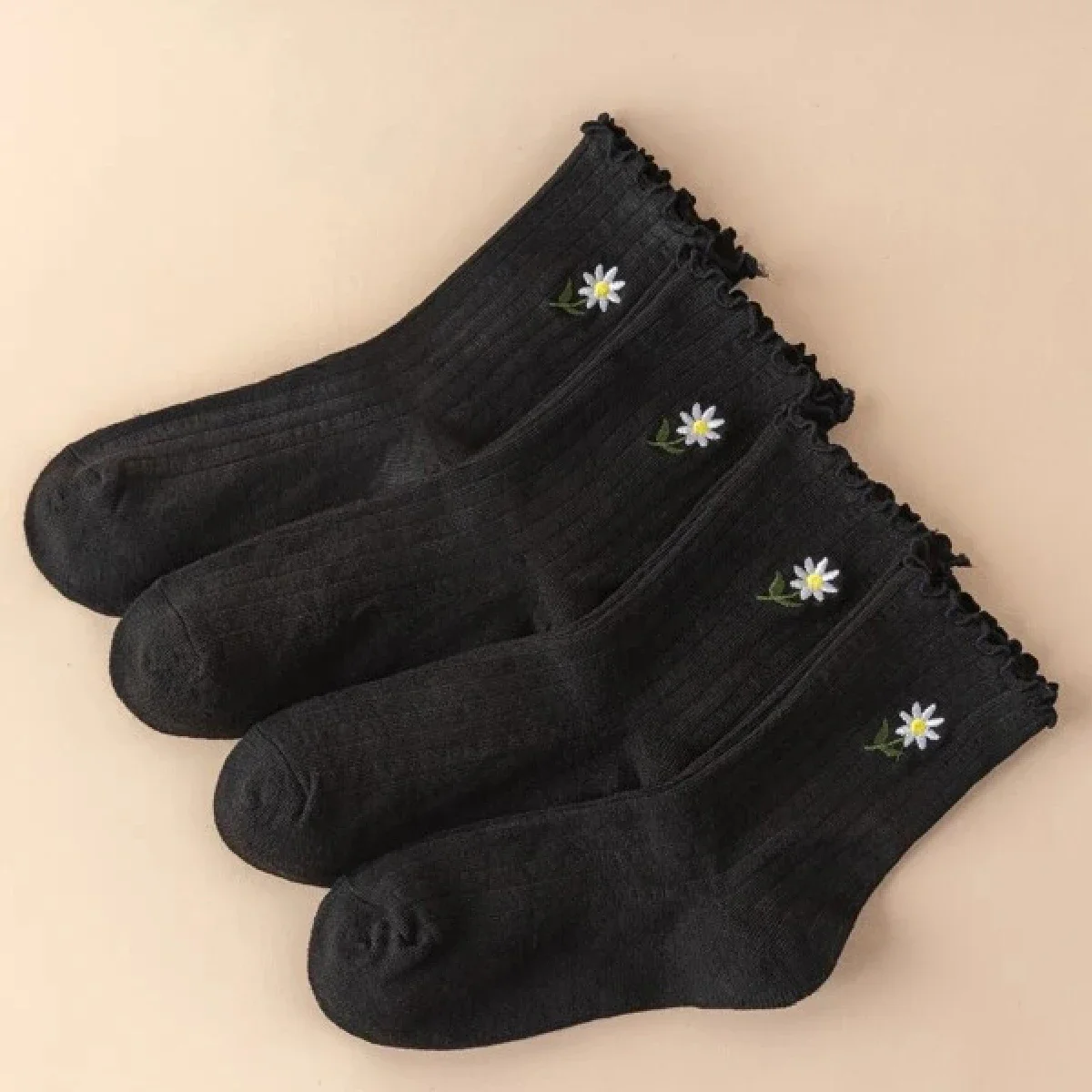 4 Pairs of Wooden Ear Edge Female Daisy Embroidered Tube Socks