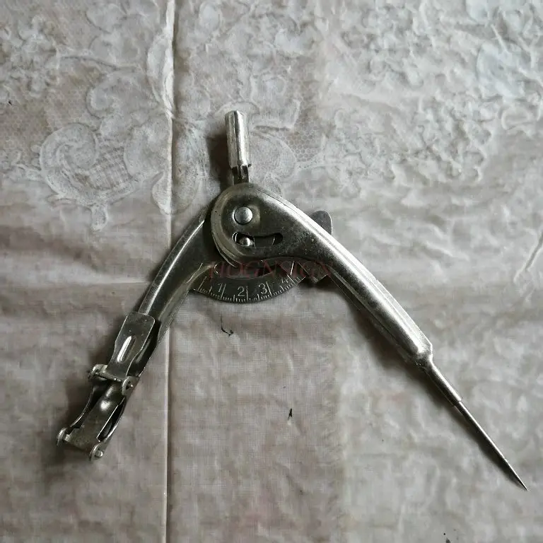 

1pcs Stationery, student compass usage