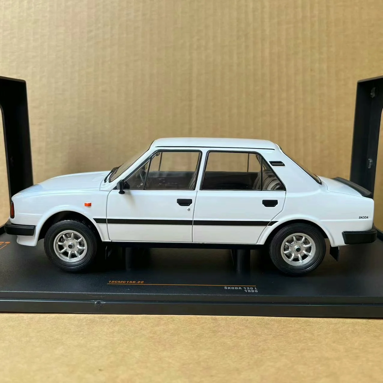 IXO 1:18 Scale SKODA 130L 1980 Simulation Alloy Car Model Diecast Toy Collectible Gifts Ornaments