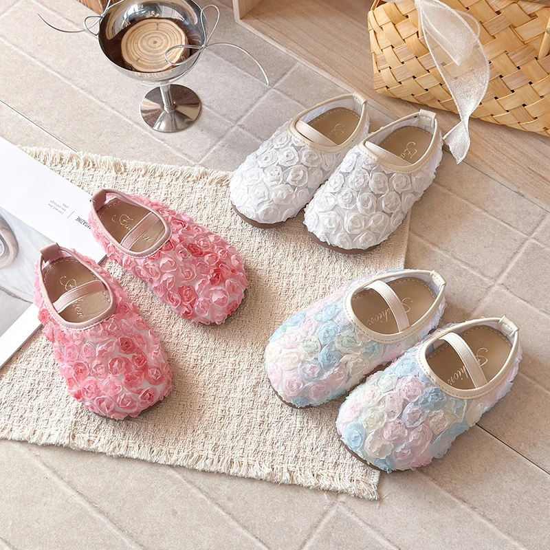Summer Girls' Breathable Mesh Rose-decorated Flat Slippers 2026 New Multi-color Children's Slip-on Non-slip Toe-cap Slippers