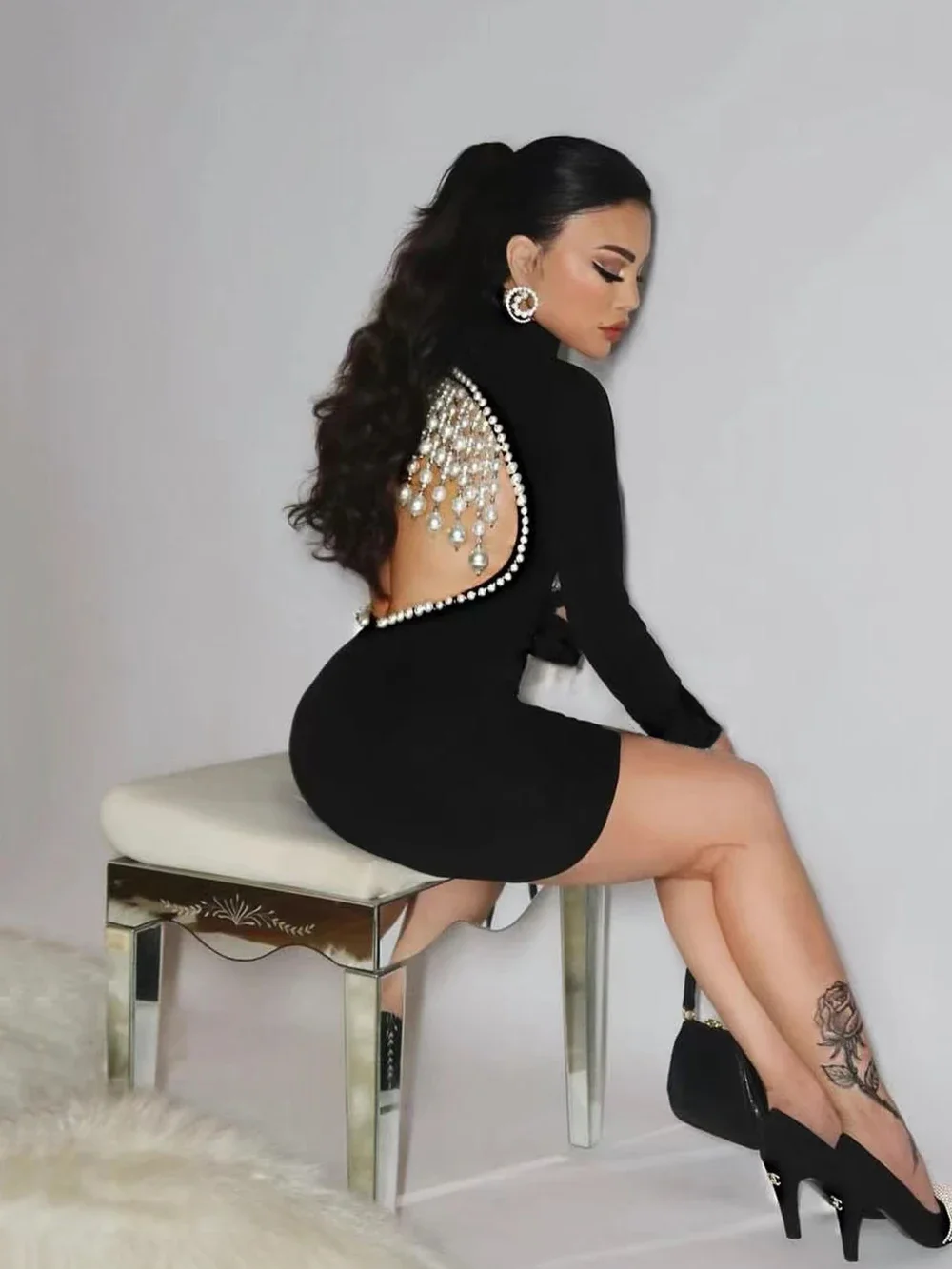 

2024 Autumn New Women's Black Sexy Long Sleeved O-neck Backless Bead Bandage Mini Dress Bodycon Celebrity Party Evening Dress